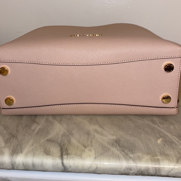 Michael Kors Bag - Picture 6 of 9